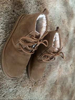 UGG Women's Chestnut Brown Suede Lace-Up Ankle Booties